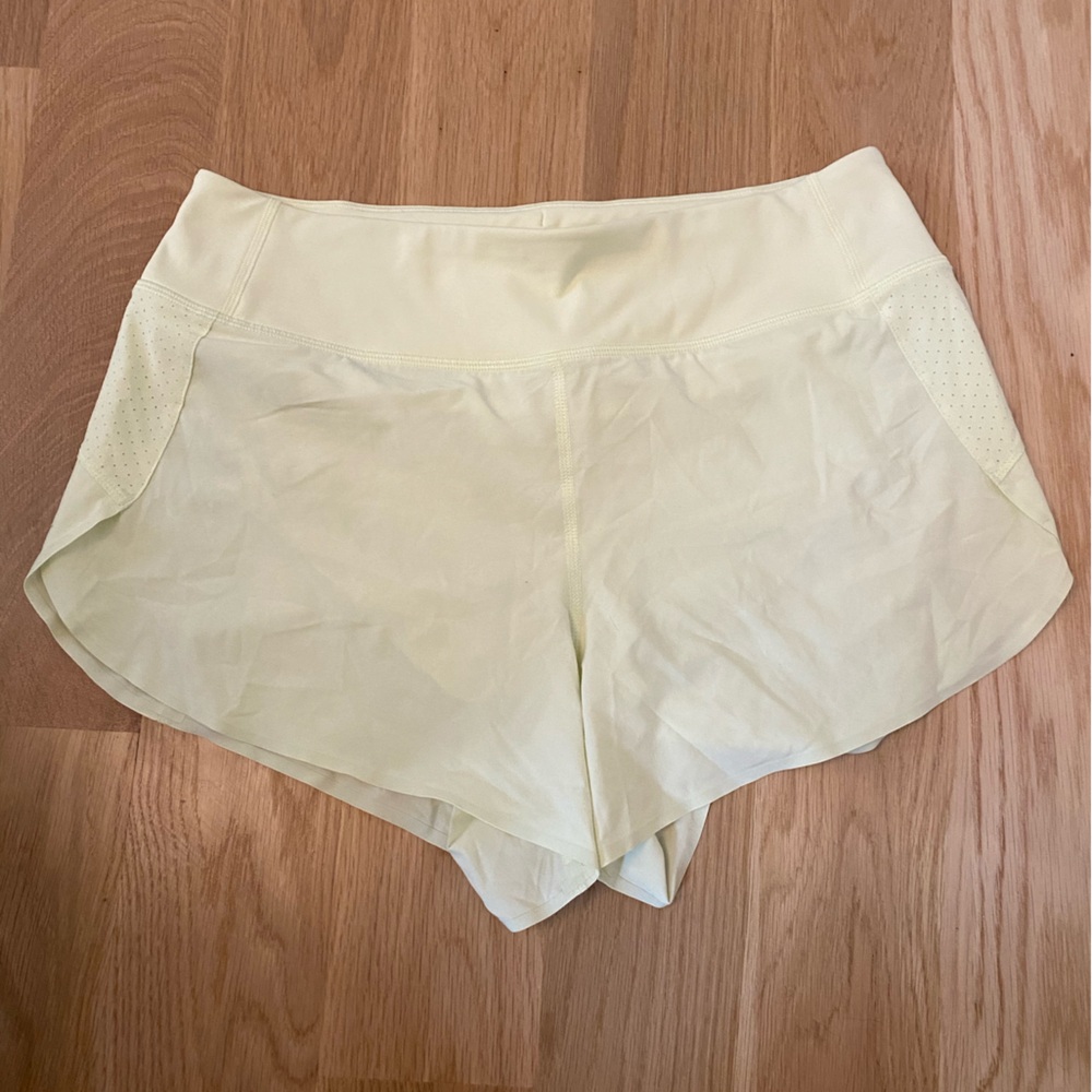 Athleta Run With It 3.5” Short
